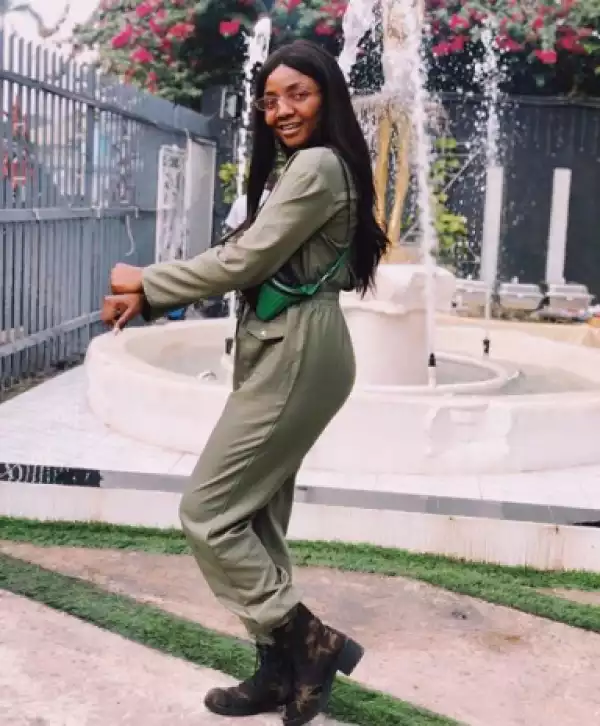 Simi Looks Adorable In New Outfit (Photos)